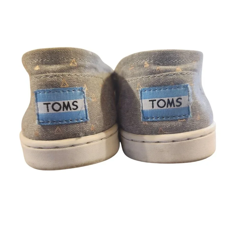 TOMS Women’s 7/Youth 5 Alpargata Chambray Rose Gold Triangle Print Slip-On Shoes - Picture 6 of 7